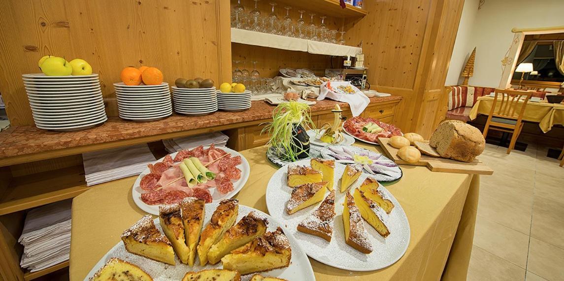 Hotel Cristallo Пейо Экстерьер фото