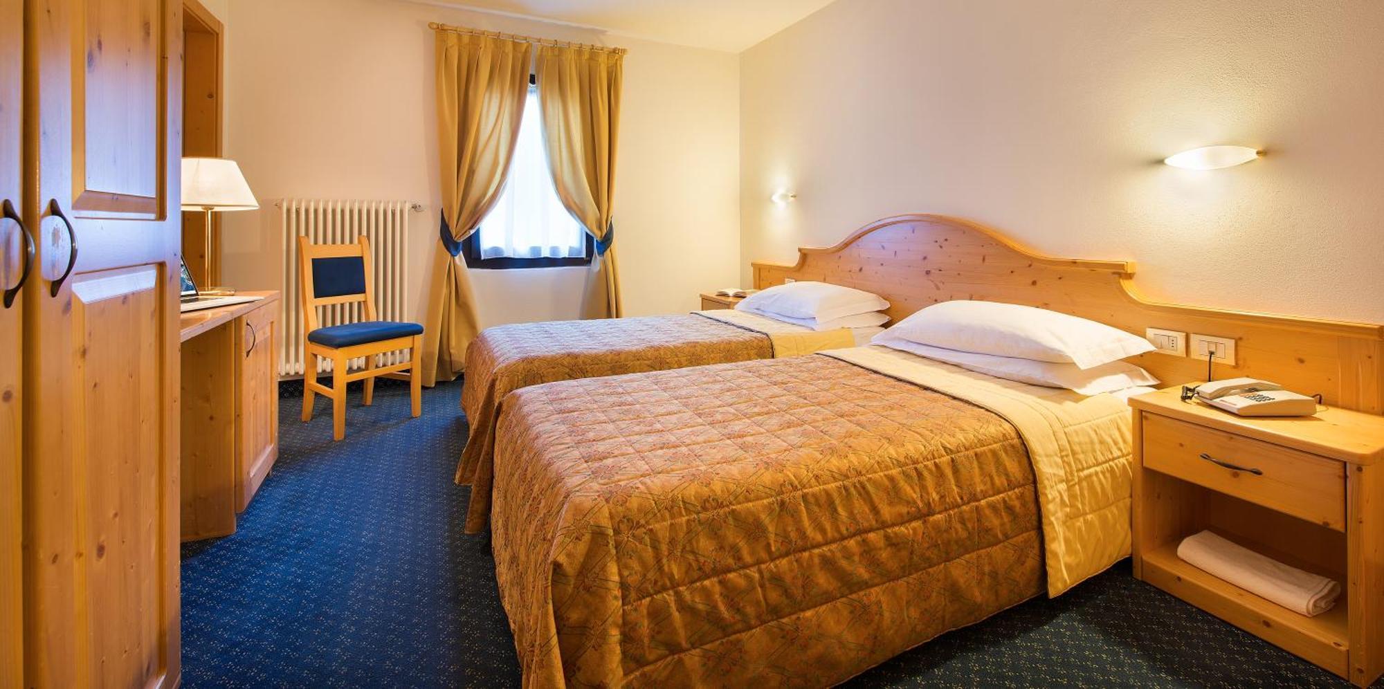 Hotel Cristallo Пейо Экстерьер фото