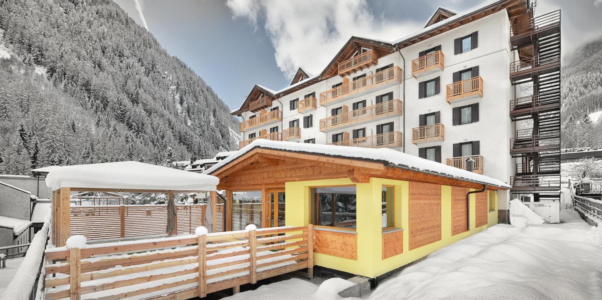 Hotel Cristallo Пейо Экстерьер фото